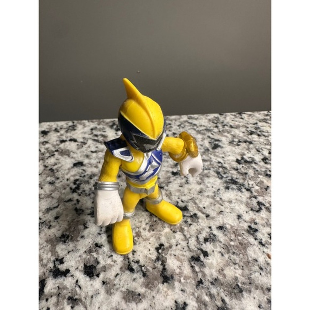 Playskool  Power Rangers Yellow‎ Ranger Action Figure Toy - Picture 2 of 6